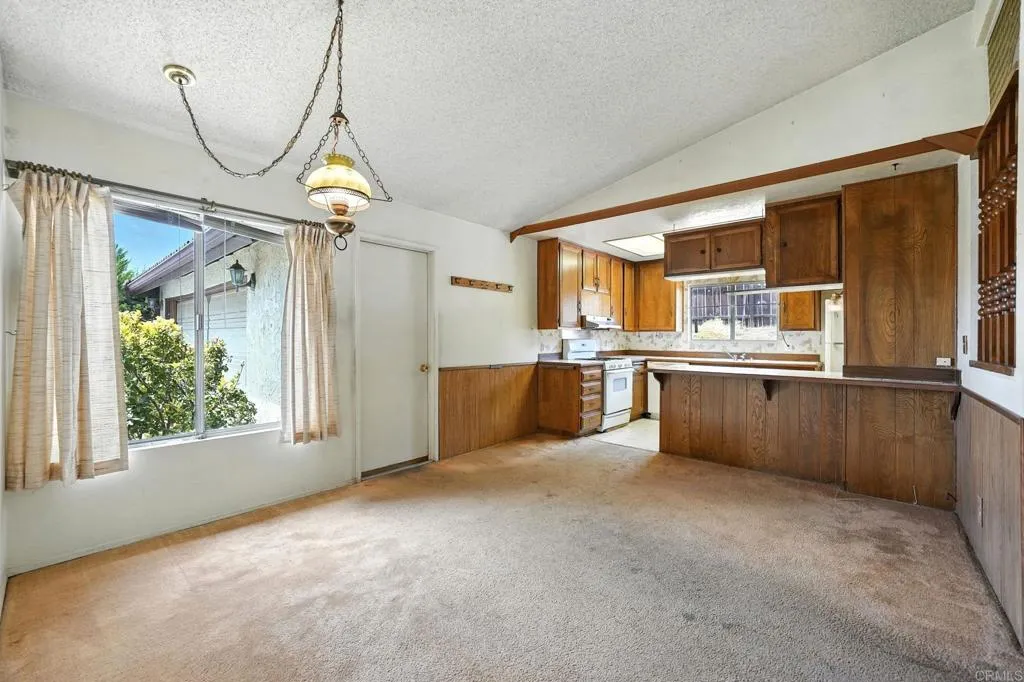 https://cdn.realtyfeed.com/cdn/127/306525998/19c78a22cfd8b2a3c77e1385086aebd8.webp