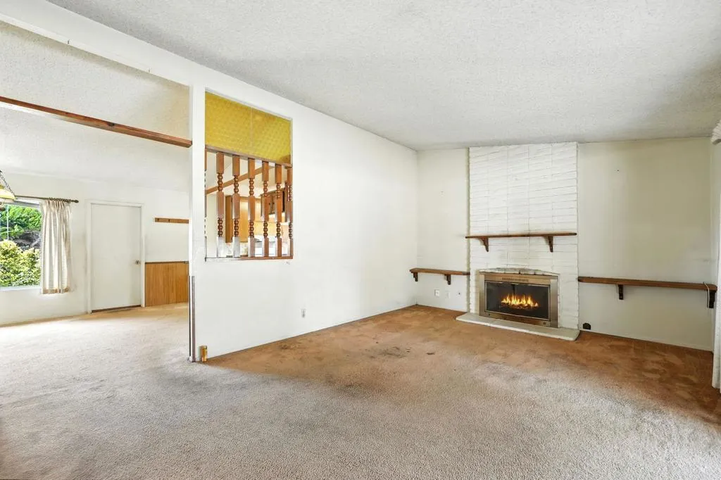 https://cdn.realtyfeed.com/cdn/127/306525998/9ba4d8c170e4c2285029b408925f2f64.webp