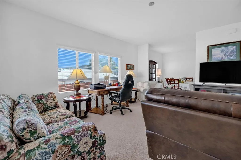 https://cdn.realtyfeed.com/cdn/127/306526015/1b950b1c1a37d515c6bf92f131884c48.webp