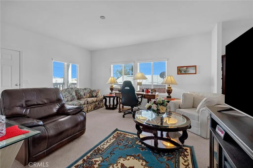 https://cdn.realtyfeed.com/cdn/127/306526015/24528f07378e46de185246660eee425e.webp