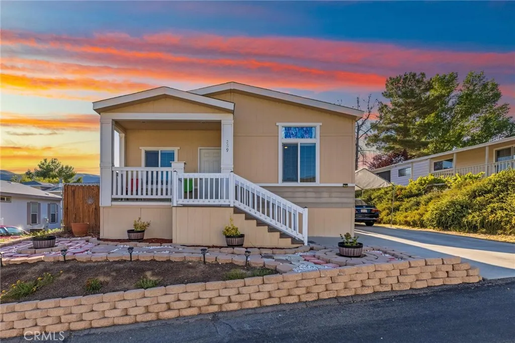 https://cdn.realtyfeed.com/cdn/127/306526015/4d01b4eef10c2849fb94591924b21ca9.webp