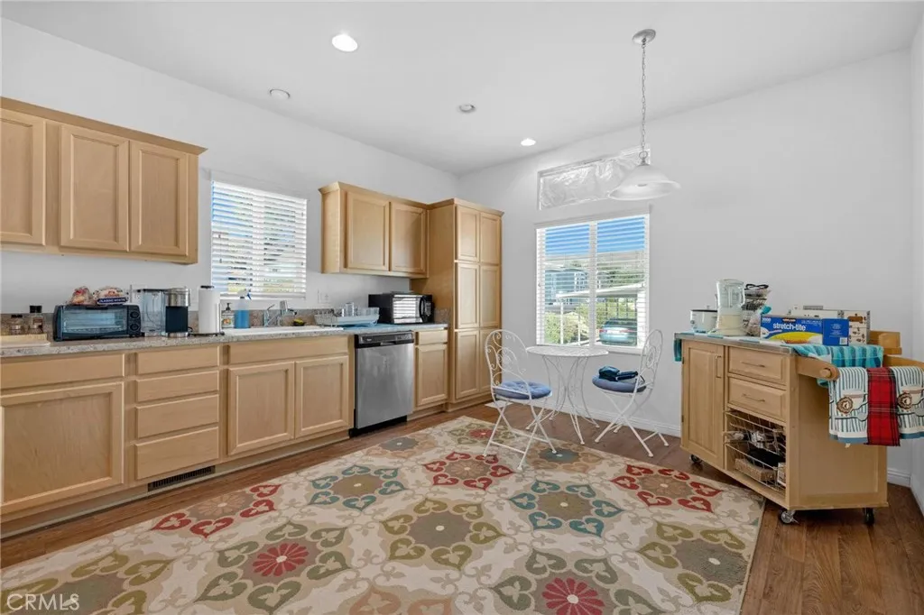 https://cdn.realtyfeed.com/cdn/127/306526015/864851837fc4119e18813f95c842e876.webp