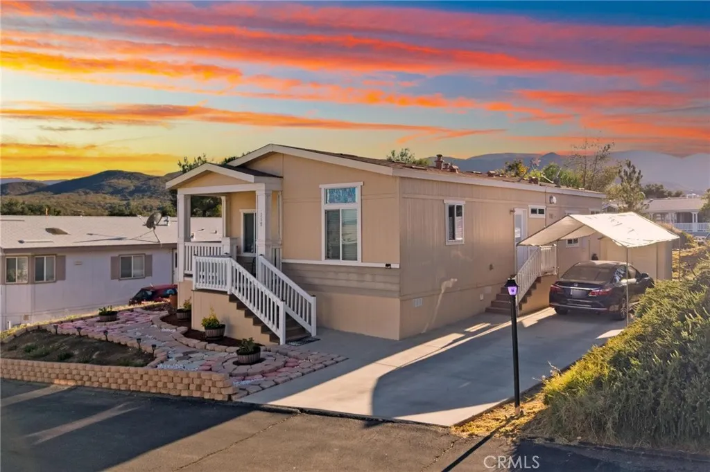 https://cdn.realtyfeed.com/cdn/127/306526015/c5b1f900dc29aeefa92f49fdc29c8255.webp