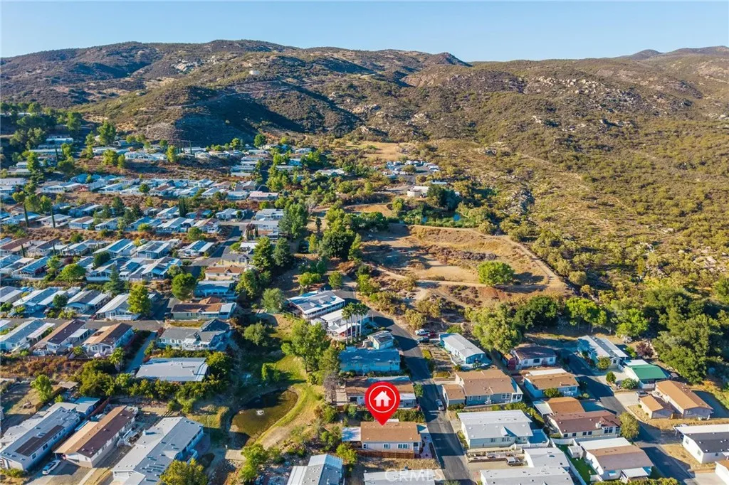 https://cdn.realtyfeed.com/cdn/127/306526015/ce5f827fac236b644ff669a55cbb2ede.webp