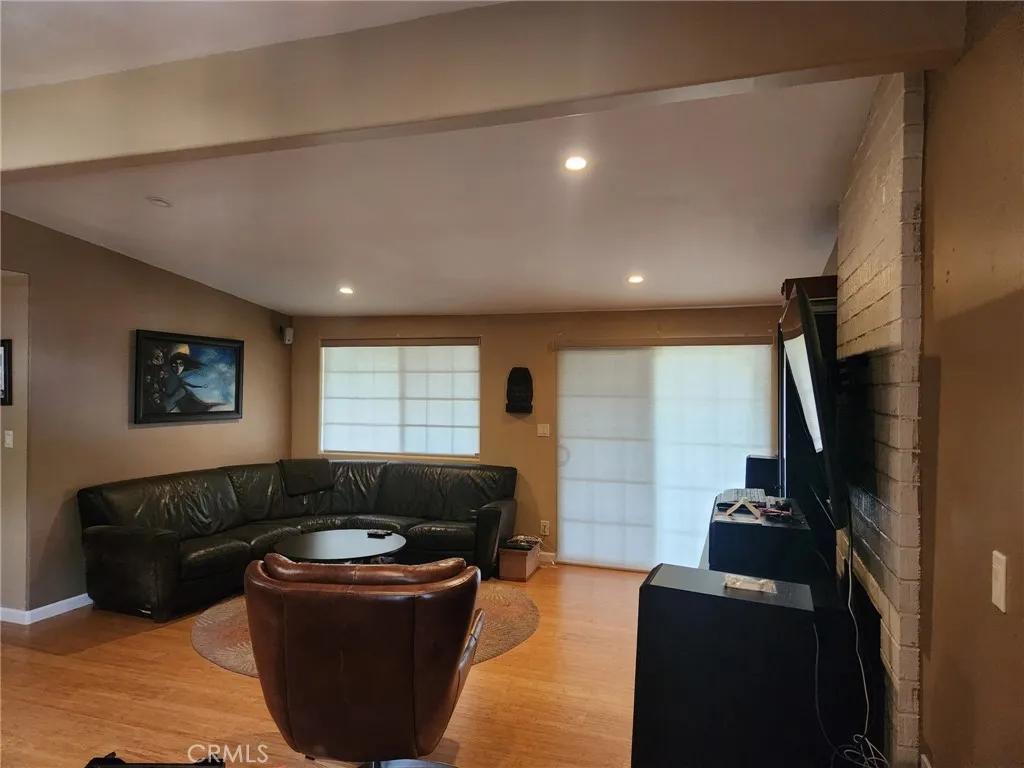 https://cdn.realtyfeed.com/cdn/127/306526028/1bf7ac4f2a49cf5ecf6c33add7f10259.webp