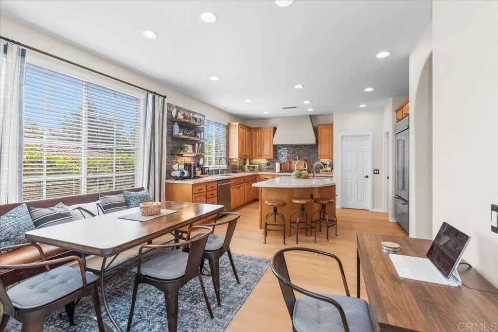 https://cdn.realtyfeed.com/cdn/127/306526062/526617e53ce1c522122e00467713bbbf.webp