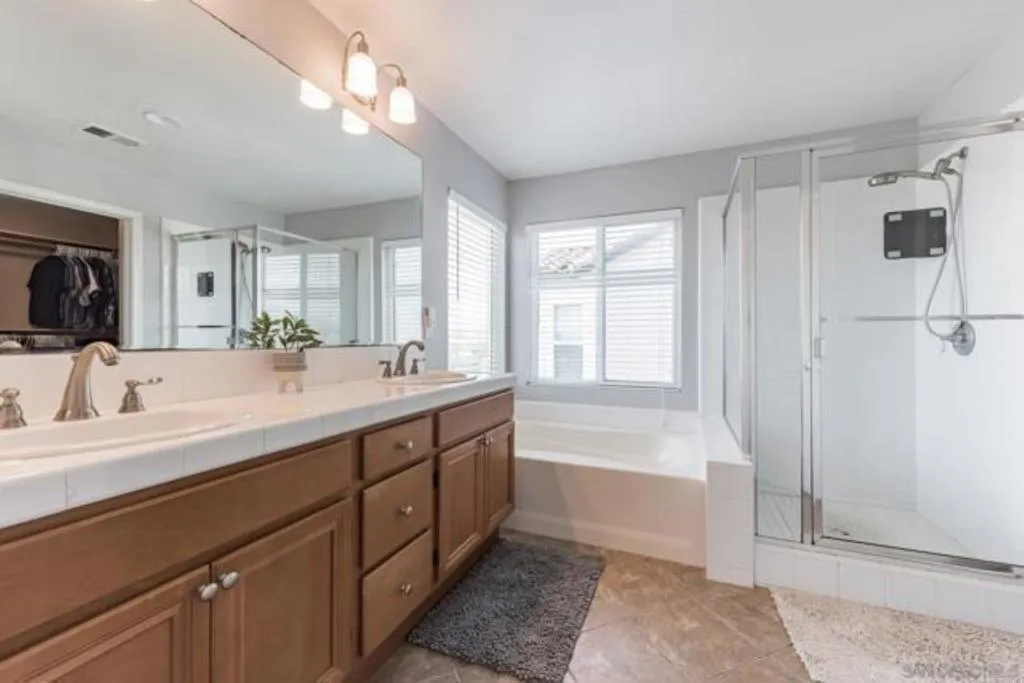 https://cdn.realtyfeed.com/cdn/127/306526074/67dfbbffc78ad19535d25dc9e9154c9b.webp