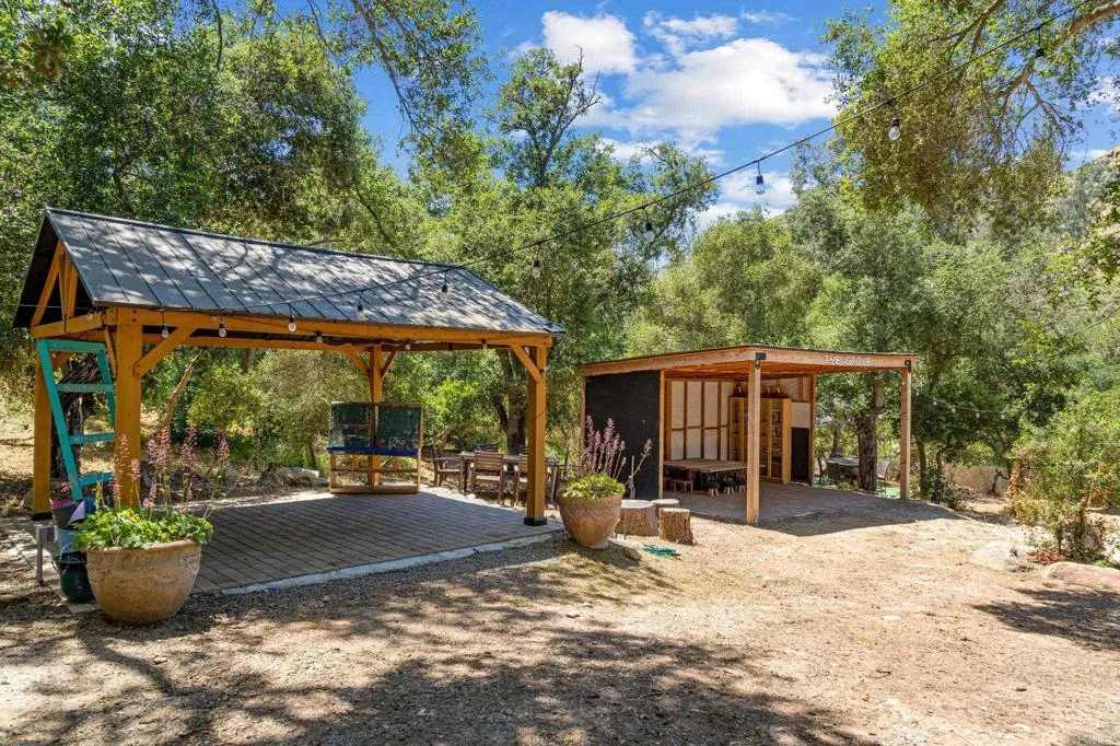 https://cdn.realtyfeed.com/cdn/127/306526075/2db622ecc9c6af9ef7dd77d55303bdd9.webp