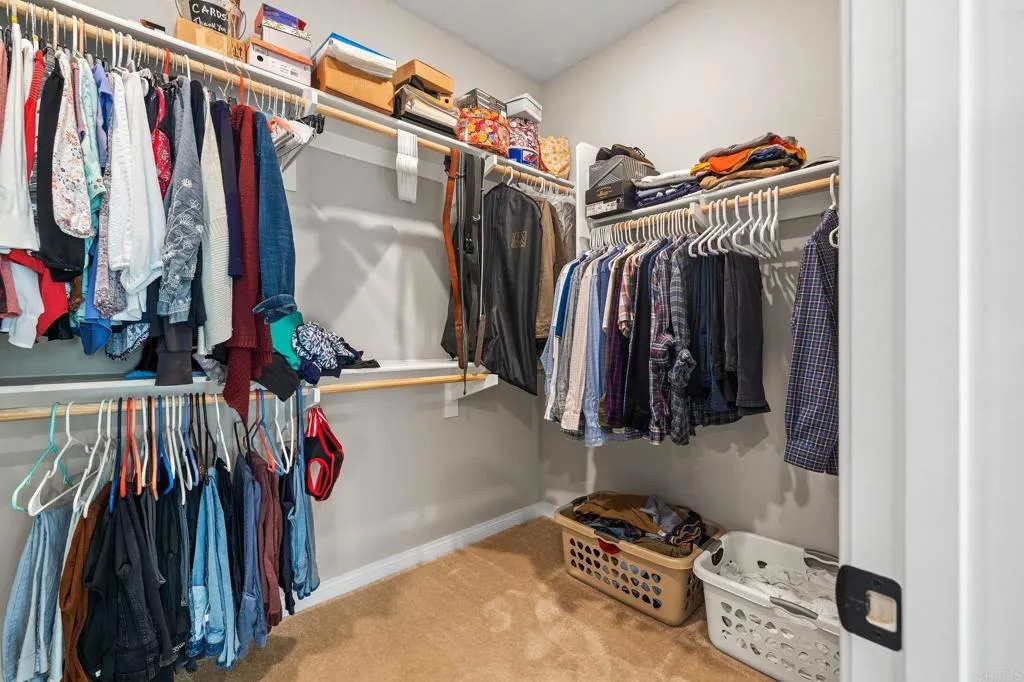 https://cdn.realtyfeed.com/cdn/127/306526112/21e8c2a080526ab1af6701d3da5141ec.webp