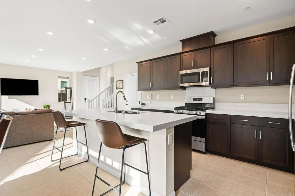 https://cdn.realtyfeed.com/cdn/127/306526112/2fafb7a76ac1cafdfd9ecaecd0380b51.webp