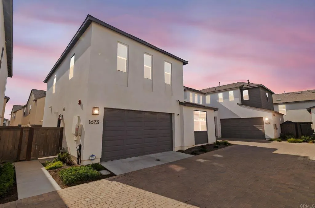 https://cdn.realtyfeed.com/cdn/127/306526112/da6bd2612b23538cfeb16b735ec9c754.webp