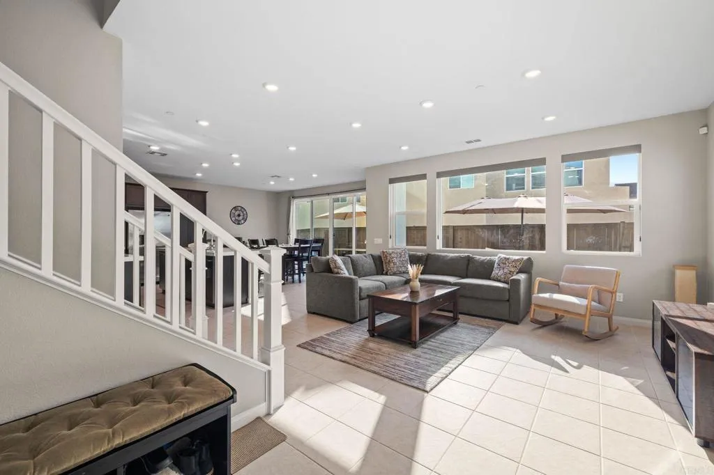 https://cdn.realtyfeed.com/cdn/127/306526112/f30b96b9d2160e2d0f991a9fc624db3c.webp
