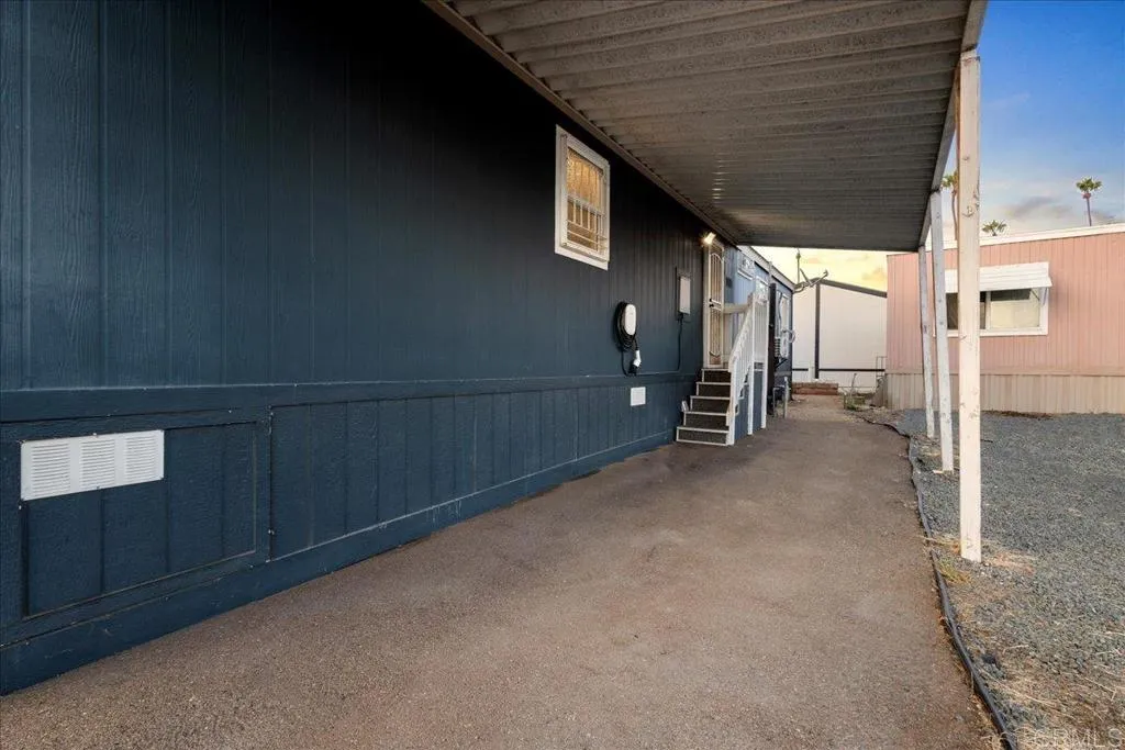 https://cdn.realtyfeed.com/cdn/127/306526176/72078254ee8601ebf01cda1a7f3a976d.webp