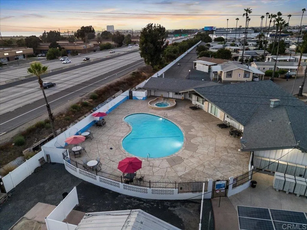 https://cdn.realtyfeed.com/cdn/127/306526176/907fdfffaa442ed629f0727dc1feb685.webp