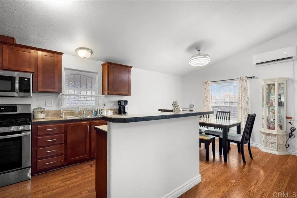 https://cdn.realtyfeed.com/cdn/127/306526176/ec05ce1c7344af0b9976a4461b6a462c.webp