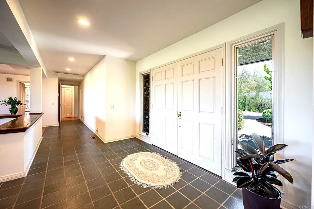 https://cdn.realtyfeed.com/cdn/127/306526214/0c8e03d0b49cb92db0afa2462c44cf3b.webp