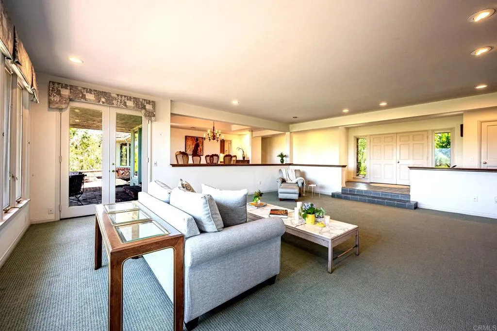 https://cdn.realtyfeed.com/cdn/127/306526214/32ea08b096dcf65c5593ac824d3aa2b4.webp