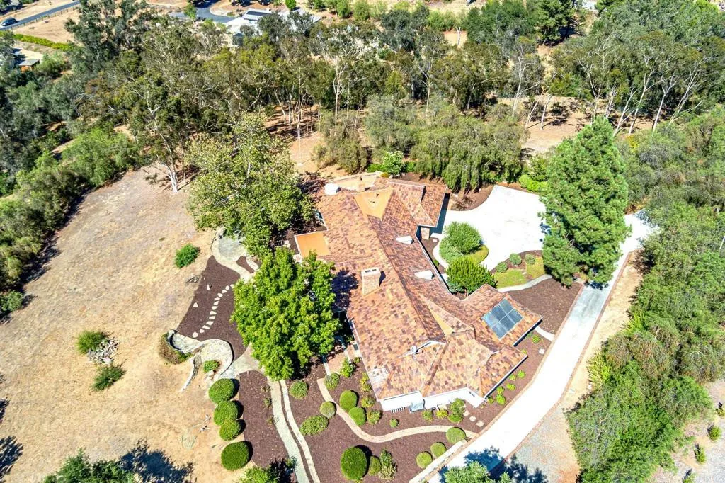 https://cdn.realtyfeed.com/cdn/127/306526214/3d6c3e7232f4476296aad570a5ec5030.webp