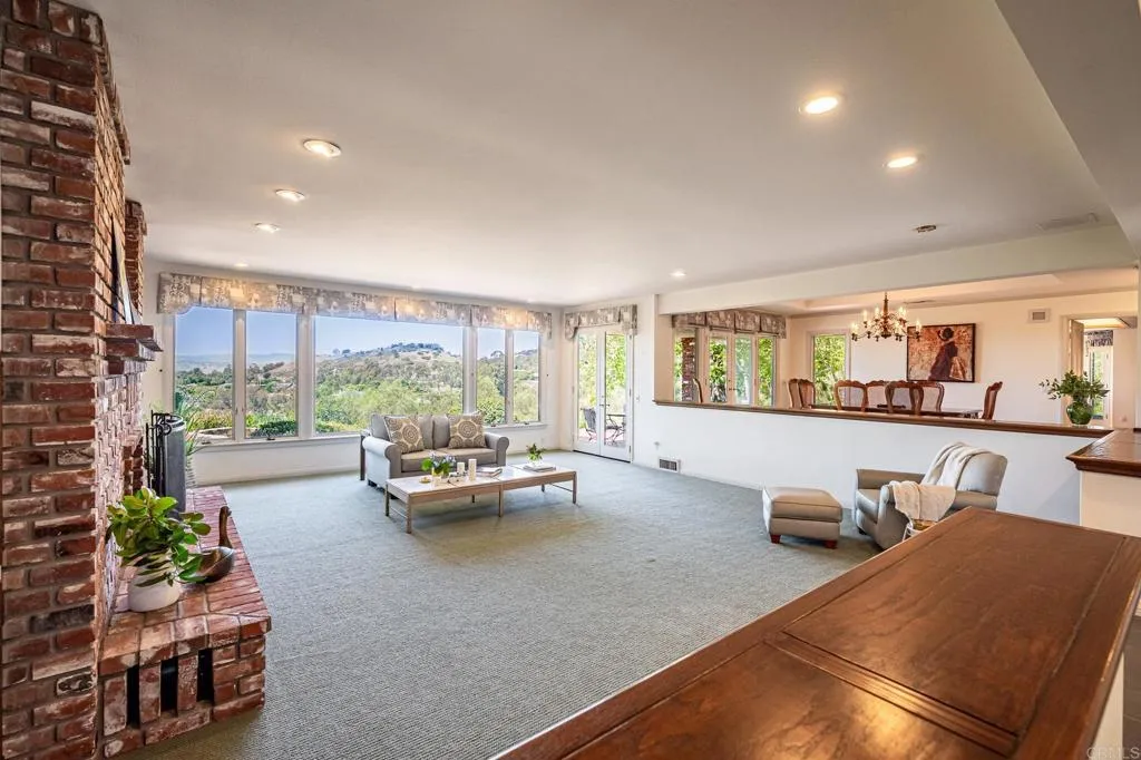 https://cdn.realtyfeed.com/cdn/127/306526214/5d2189996256d34afde6c98aade8a586.webp
