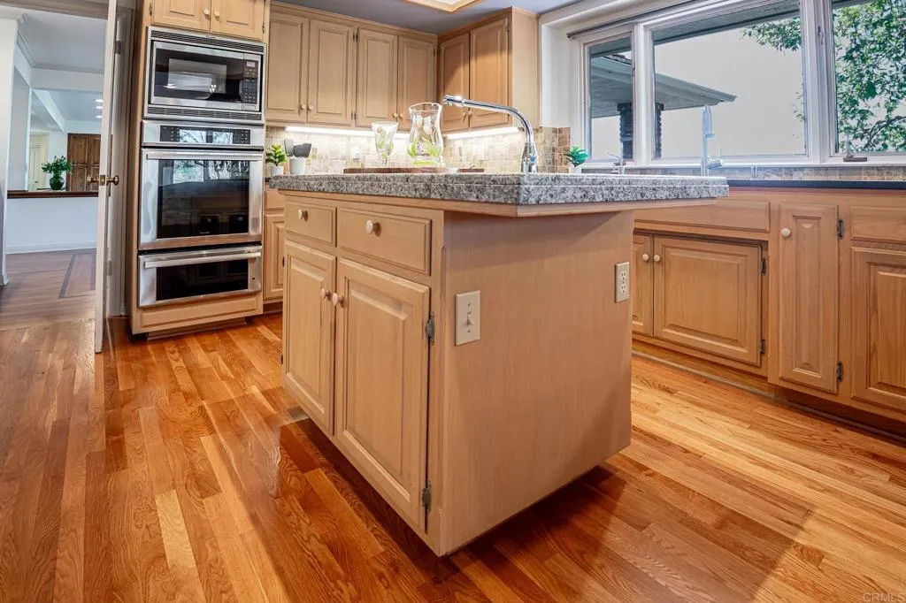 https://cdn.realtyfeed.com/cdn/127/306526214/69fdfd6dc26be49fd415071612be338d.webp
