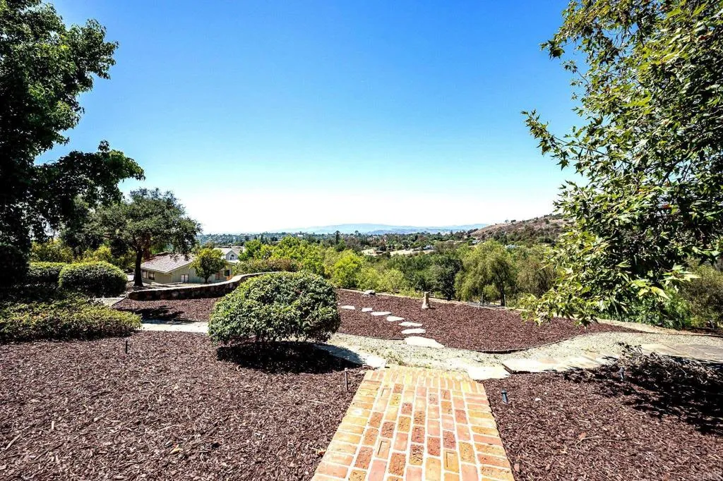 https://cdn.realtyfeed.com/cdn/127/306526214/6f3723692ebe31e4440a4470ecaae221.webp