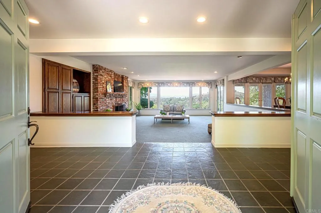 https://cdn.realtyfeed.com/cdn/127/306526214/82c571d7b15389cfc26b63d2320771c4.webp