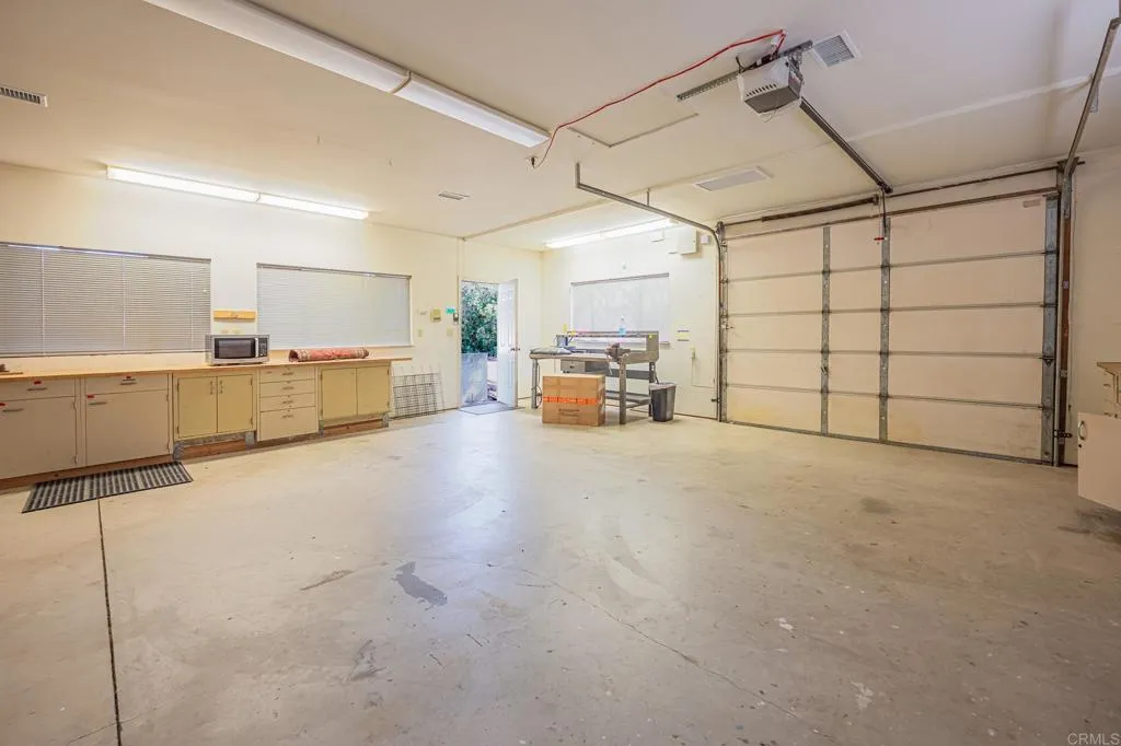https://cdn.realtyfeed.com/cdn/127/306526214/9d7d18267fd8e5a6bc790d1742fad76d.webp