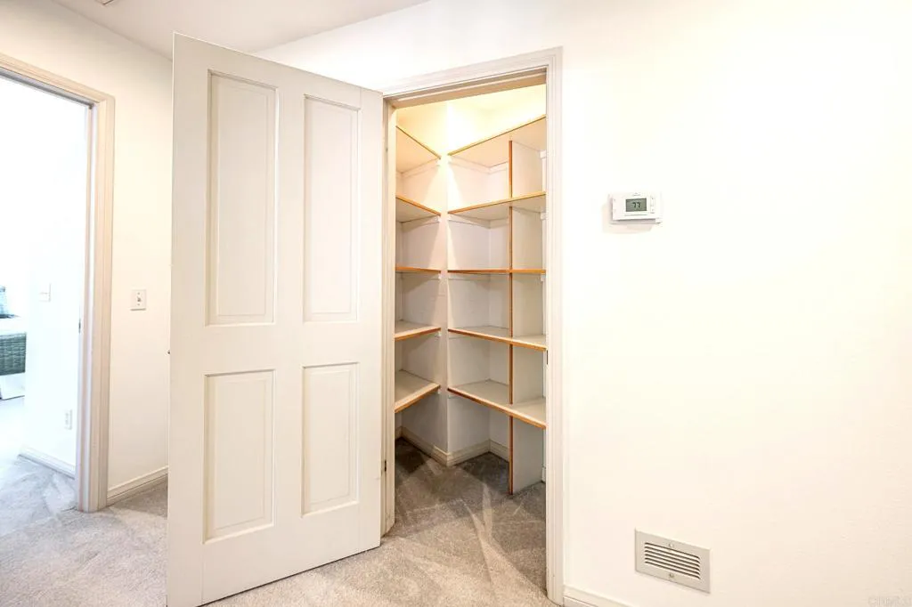 https://cdn.realtyfeed.com/cdn/127/306526214/b180c3203cff2c7a5fba73bcba5eaaae.webp