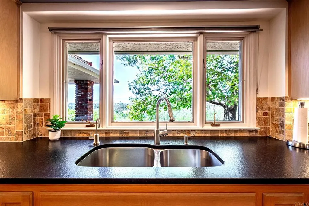 https://cdn.realtyfeed.com/cdn/127/306526214/be6adbf24e08688997bd62a11ab179d8.webp