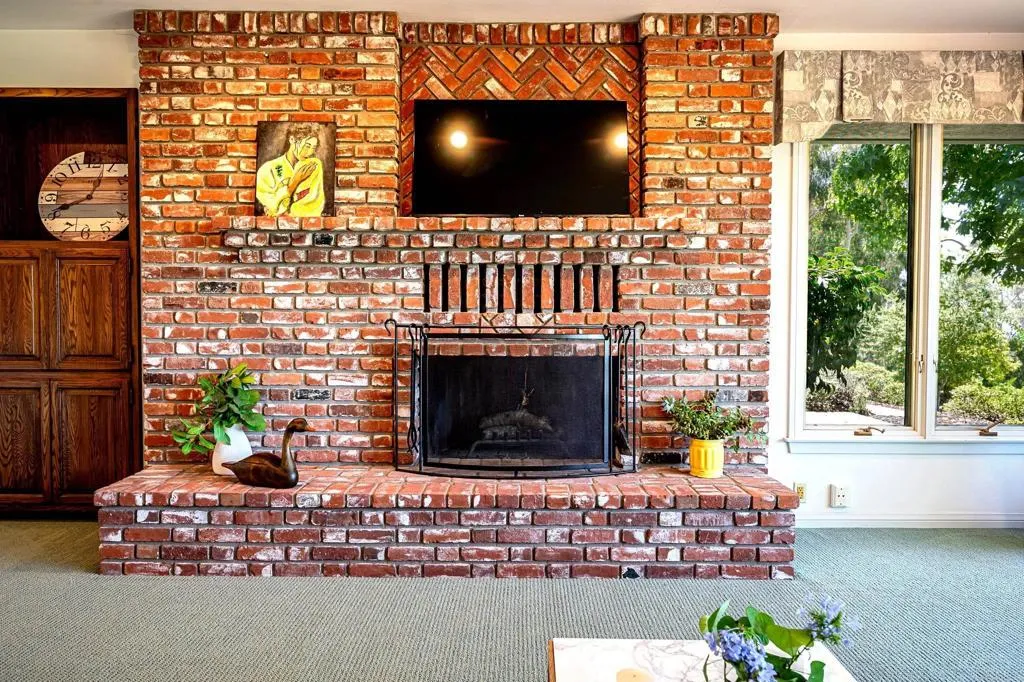 https://cdn.realtyfeed.com/cdn/127/306526214/bf06903fc6bd689667dd565c6a51a6cd.webp