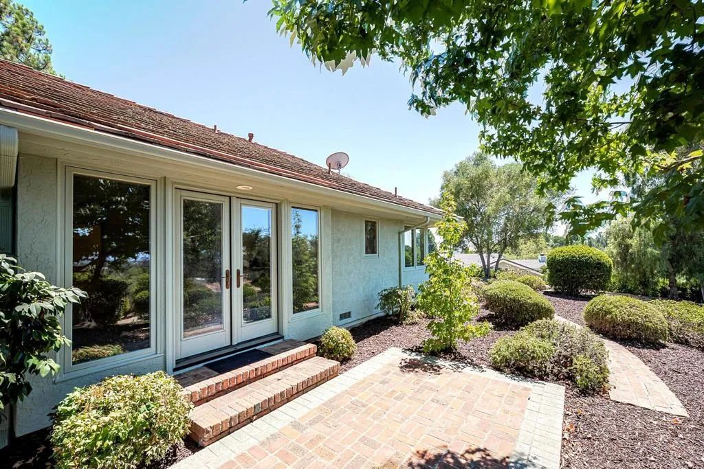 https://cdn.realtyfeed.com/cdn/127/306526214/f14228c6a23194e401f21f3eb421560b.webp
