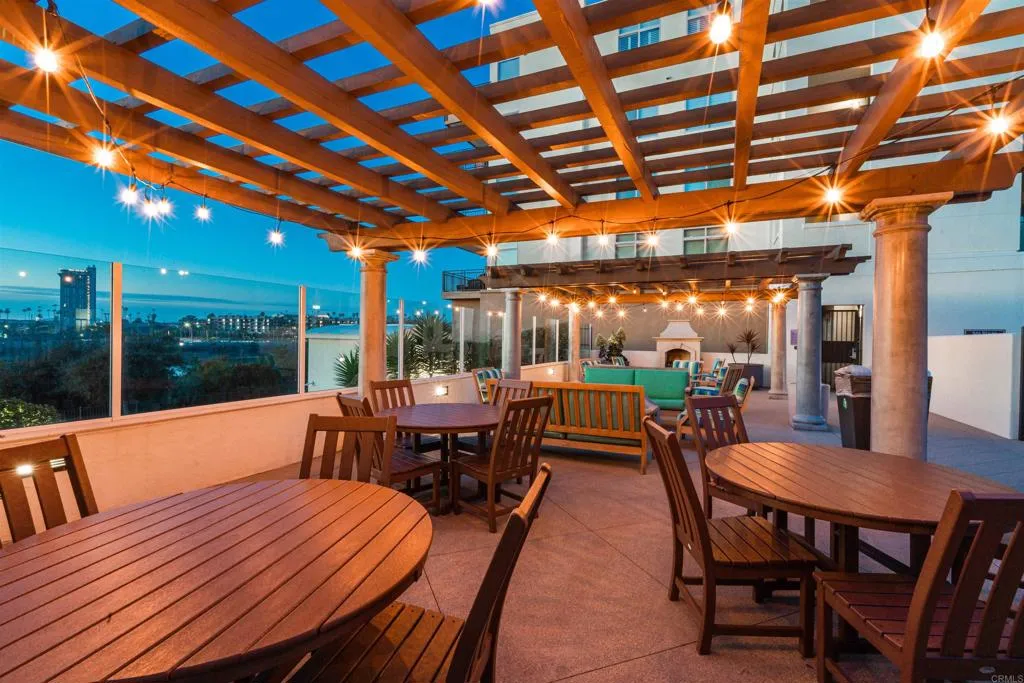 https://cdn.realtyfeed.com/cdn/127/306526219/fb9bab767fda4a32dba764736e192040.webp
