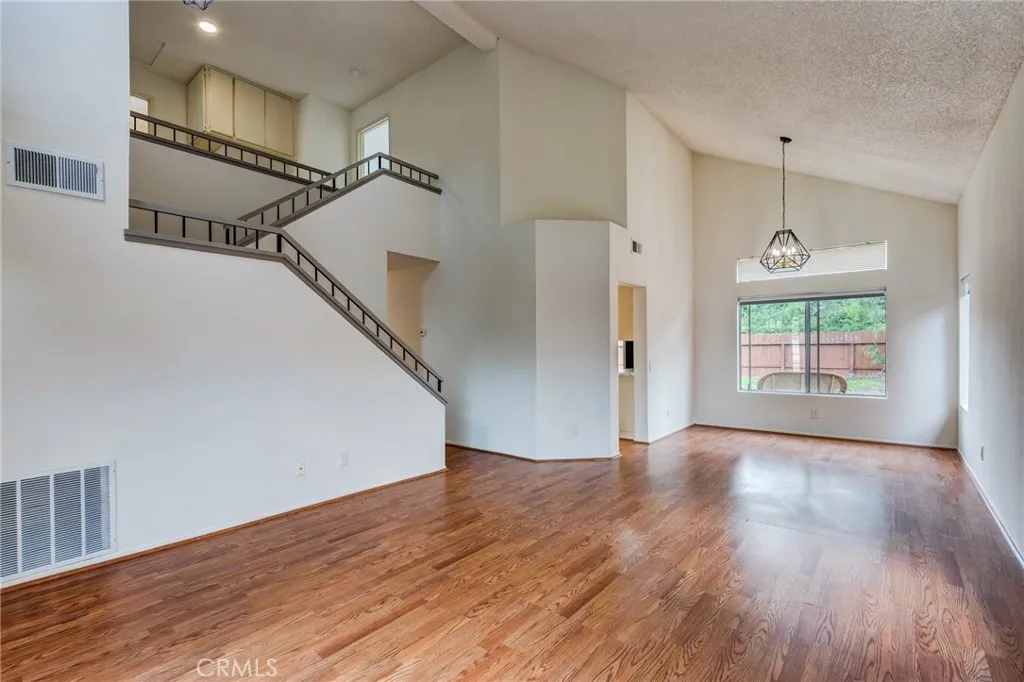https://cdn.realtyfeed.com/cdn/127/306526288/6b93917c401e5e9b1837de1e587cea13.webp