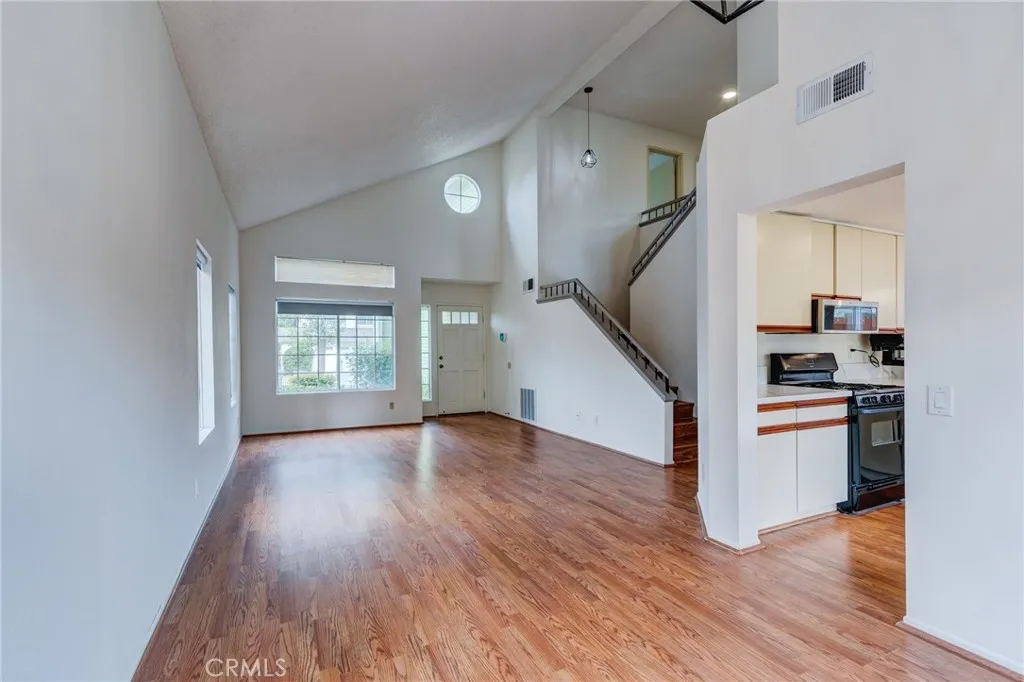 https://cdn.realtyfeed.com/cdn/127/306526288/ba4ee0a71cf2de9e22af856569896f55.webp