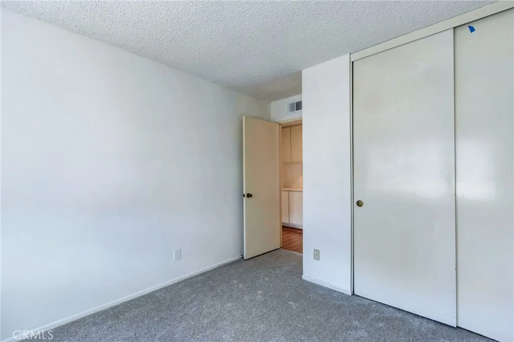https://cdn.realtyfeed.com/cdn/127/306526288/c019cade89abeb1bfdcd9c22d5ae5e05.webp
