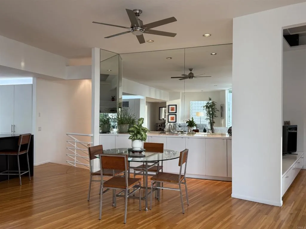 https://cdn.realtyfeed.com/cdn/127/306526330/04bcb628af4f802e18fb7025692e2ad5.webp