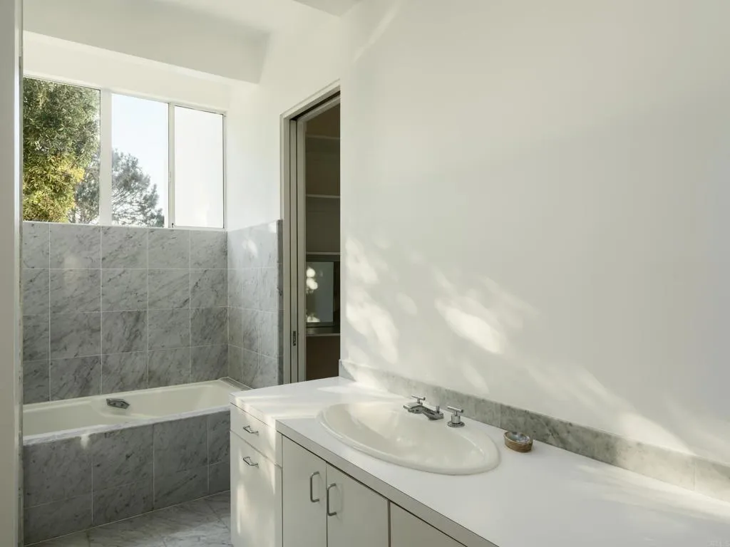 https://cdn.realtyfeed.com/cdn/127/306526330/10fd9558d845d472ac928dc2096d1437.webp