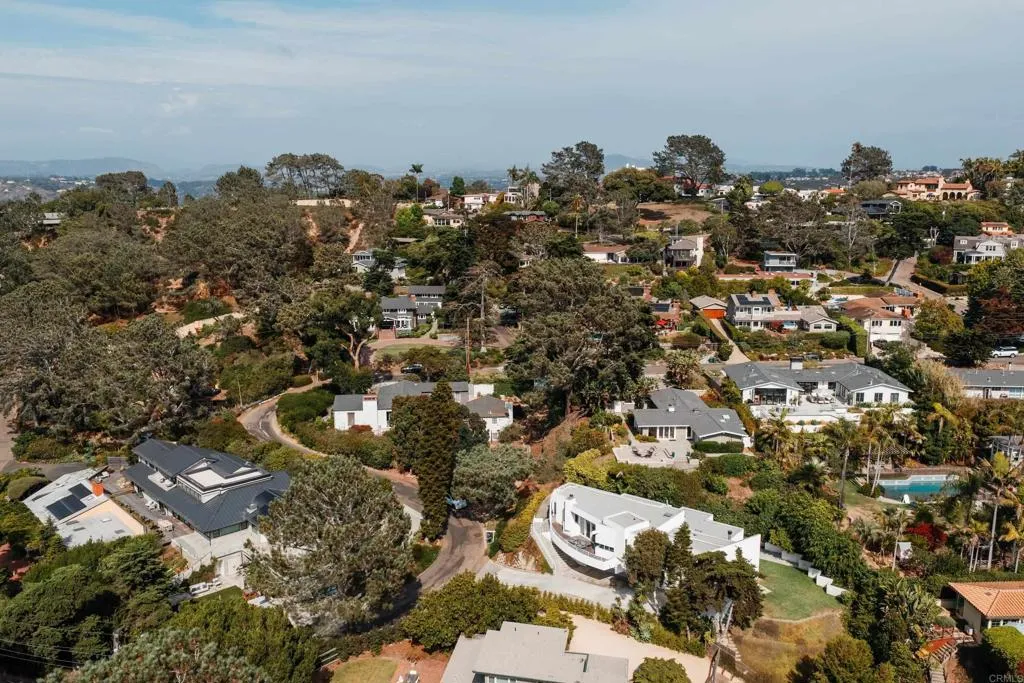 https://cdn.realtyfeed.com/cdn/127/306526330/4e2544599bc38d283eb69737a199a4d2.webp