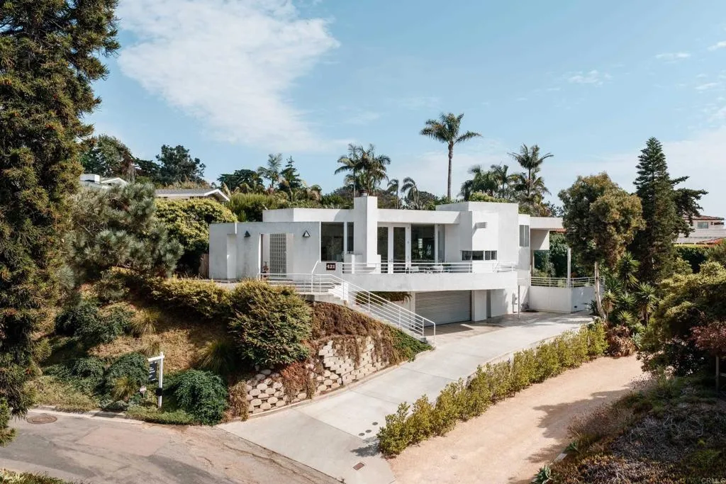 https://cdn.realtyfeed.com/cdn/127/306526330/97013ec8cab3c89a13c13f1cfd97057a.webp