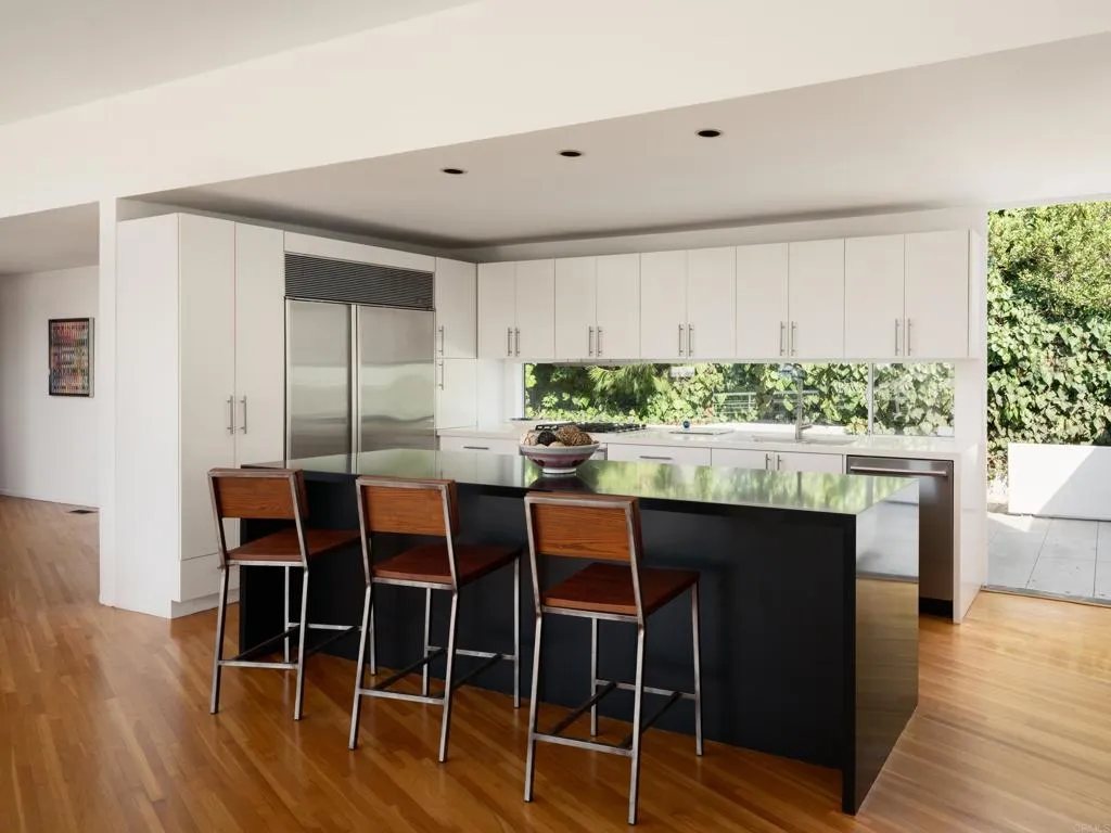 https://cdn.realtyfeed.com/cdn/127/306526330/d1d029230a0fb00d1bb557f192e775ea.webp