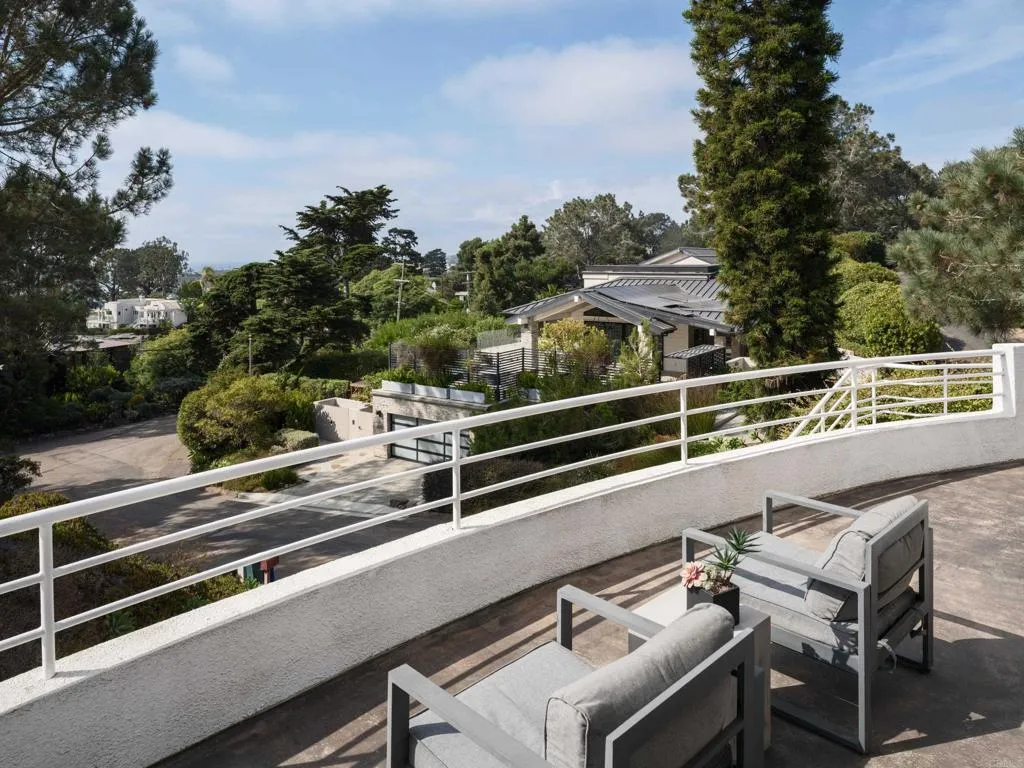 https://cdn.realtyfeed.com/cdn/127/306526330/e4773556a68f3aa2399f1c635dc23ebd.webp
