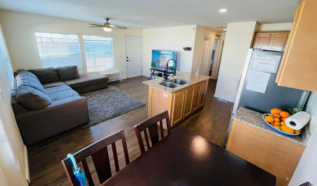 https://cdn.realtyfeed.com/cdn/127/306526373/7b2e7ee144ecdce036ca91693a1b60a3.webp
