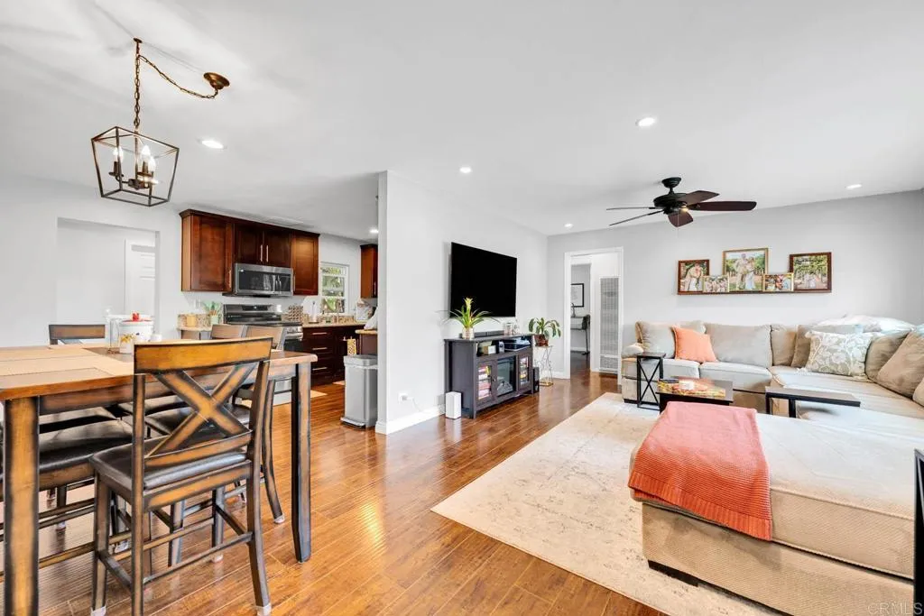 https://cdn.realtyfeed.com/cdn/127/306527493/f2281ae0d94f64c5b3f7dc2578887738.webp