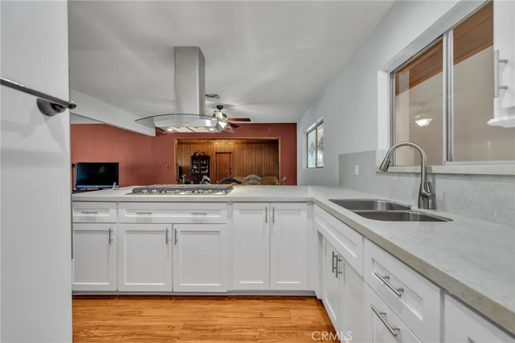 https://cdn.realtyfeed.com/cdn/127/306527499/04c23ff889e175d392f6b1710b3ca7c0.webp