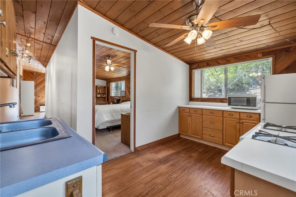 https://cdn.realtyfeed.com/cdn/127/306527499/0e8f3a01bb4dd1a0844951f39314d87e.webp