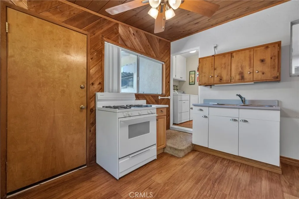 https://cdn.realtyfeed.com/cdn/127/306527499/50ce765ef8f51d14c7743db36841cee7.webp