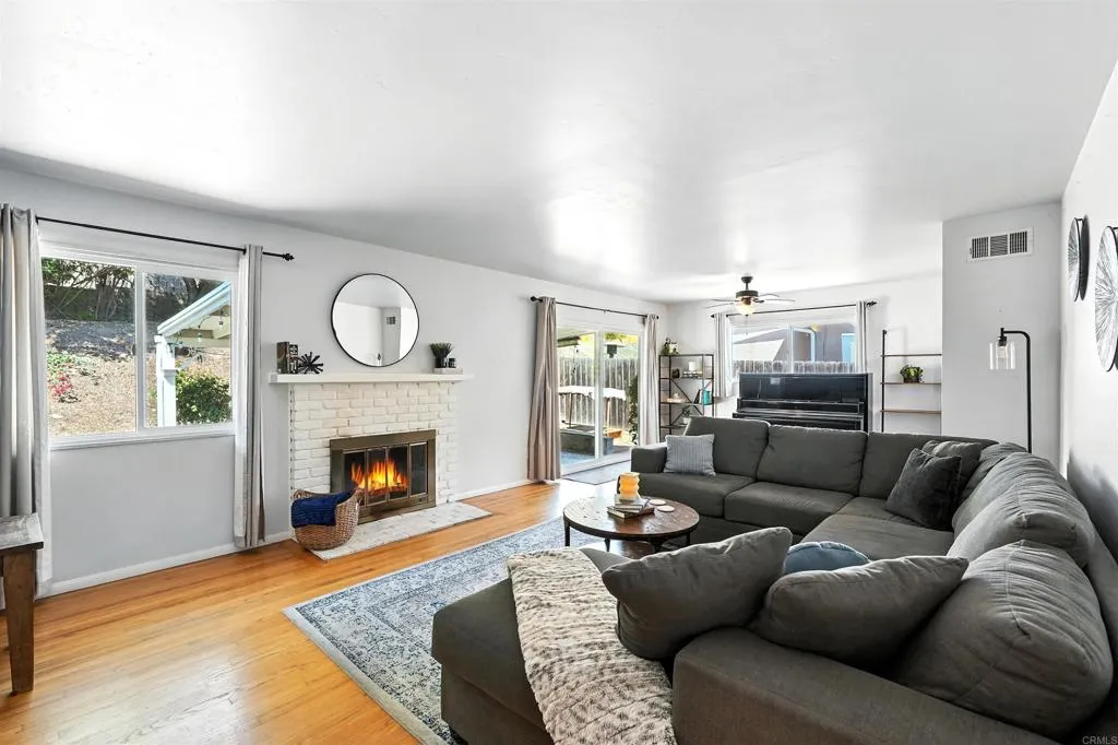 https://cdn.realtyfeed.com/cdn/127/306527526/85b1f348f18420a3486a821c1e1bea8c.webp