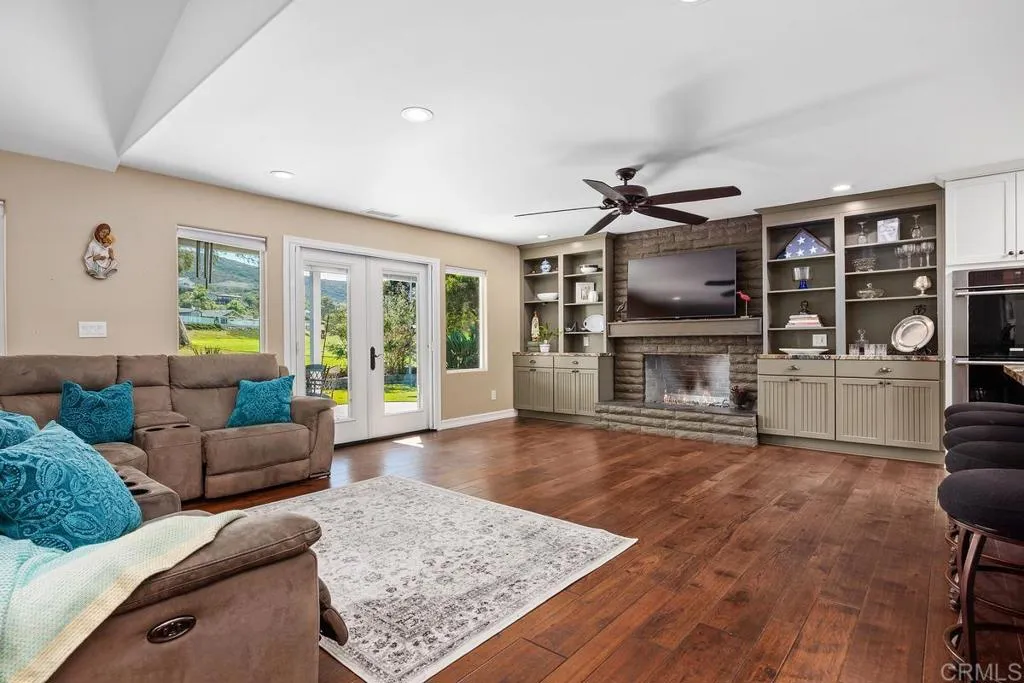 https://cdn.realtyfeed.com/cdn/127/306527529/b680cb02a41f1a566c6dd7120530b538.webp