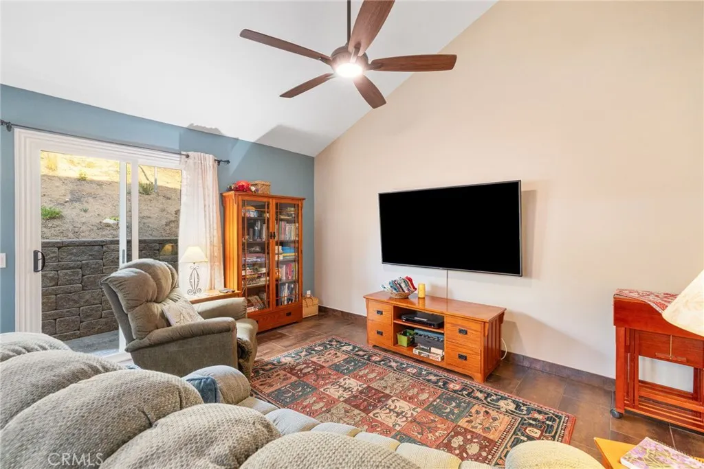 https://cdn.realtyfeed.com/cdn/127/306527535/1662a2e0871ca3644a78cdfb987399f4.webp