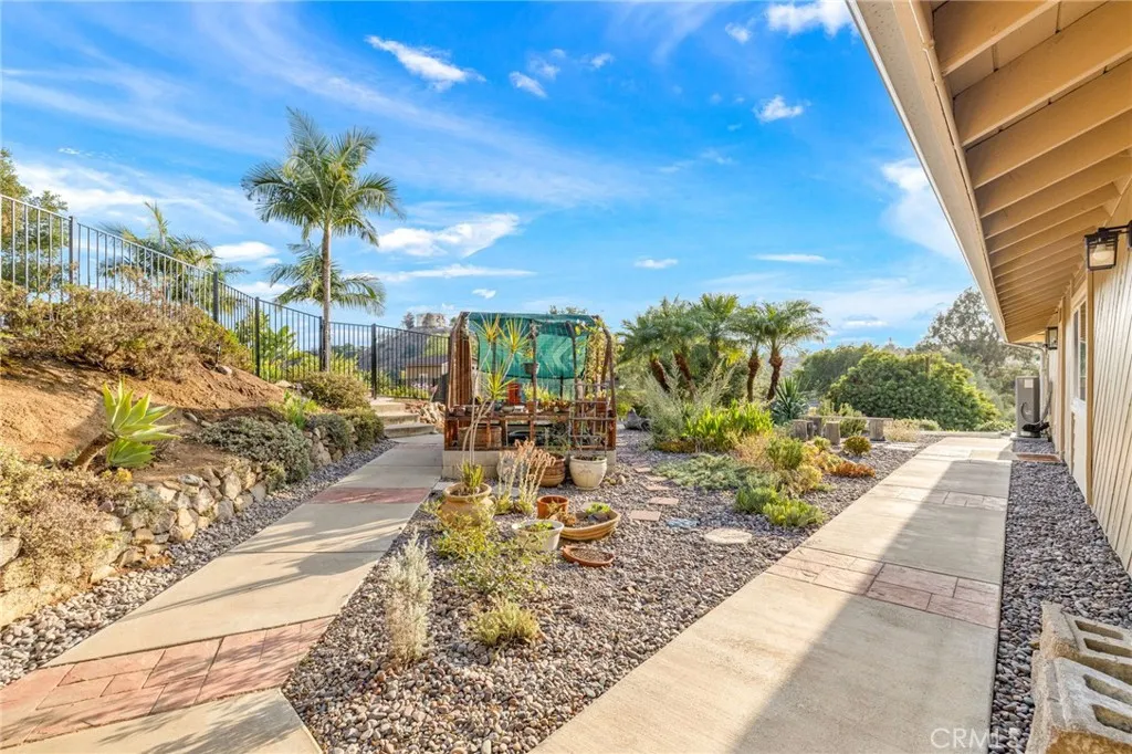 https://cdn.realtyfeed.com/cdn/127/306527535/18f85a660d82b00f08ee241806823f4b.webp